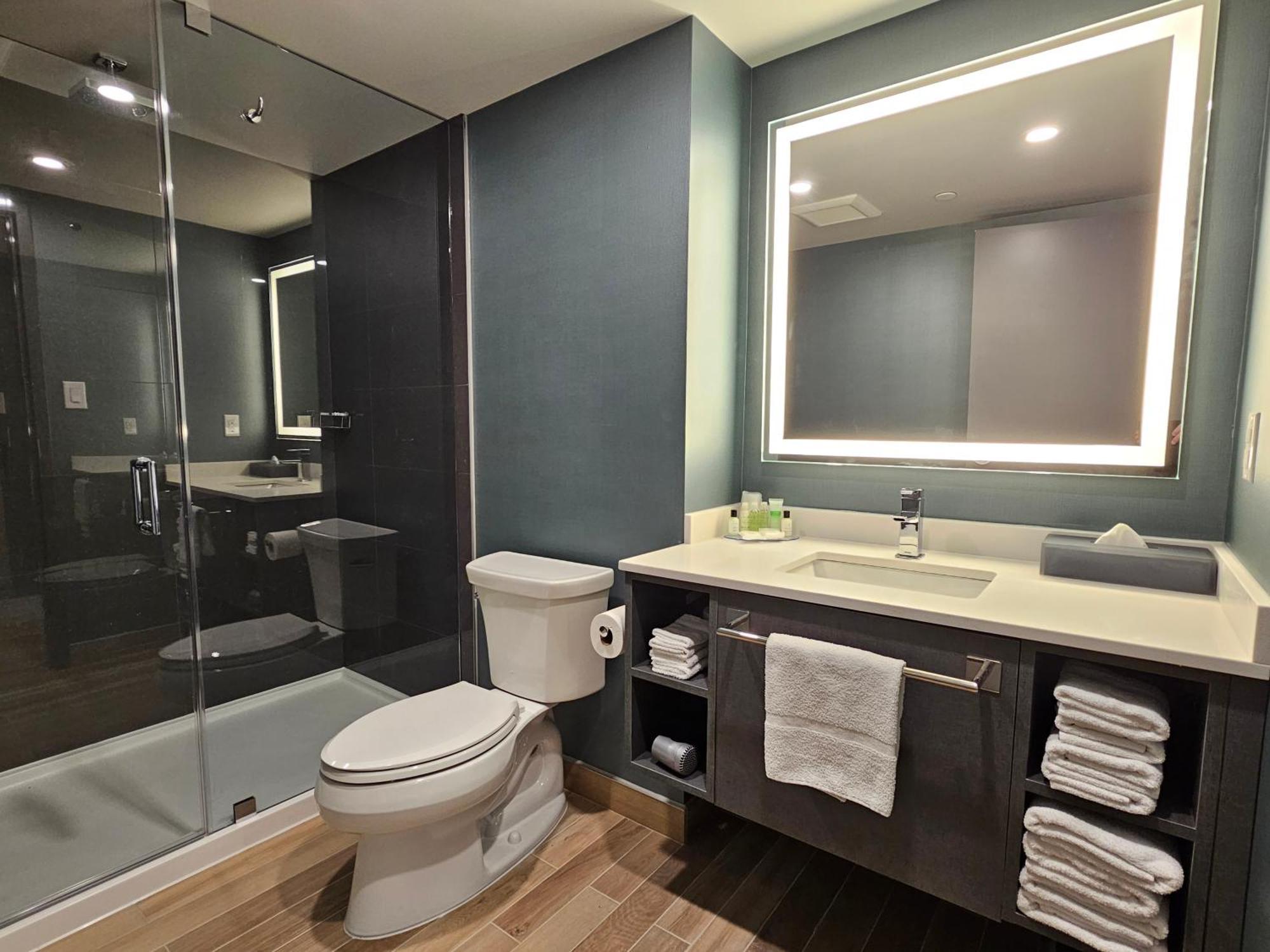 Vittoria Hotel & Suites Ниагара-Фолс Экстерьер фото