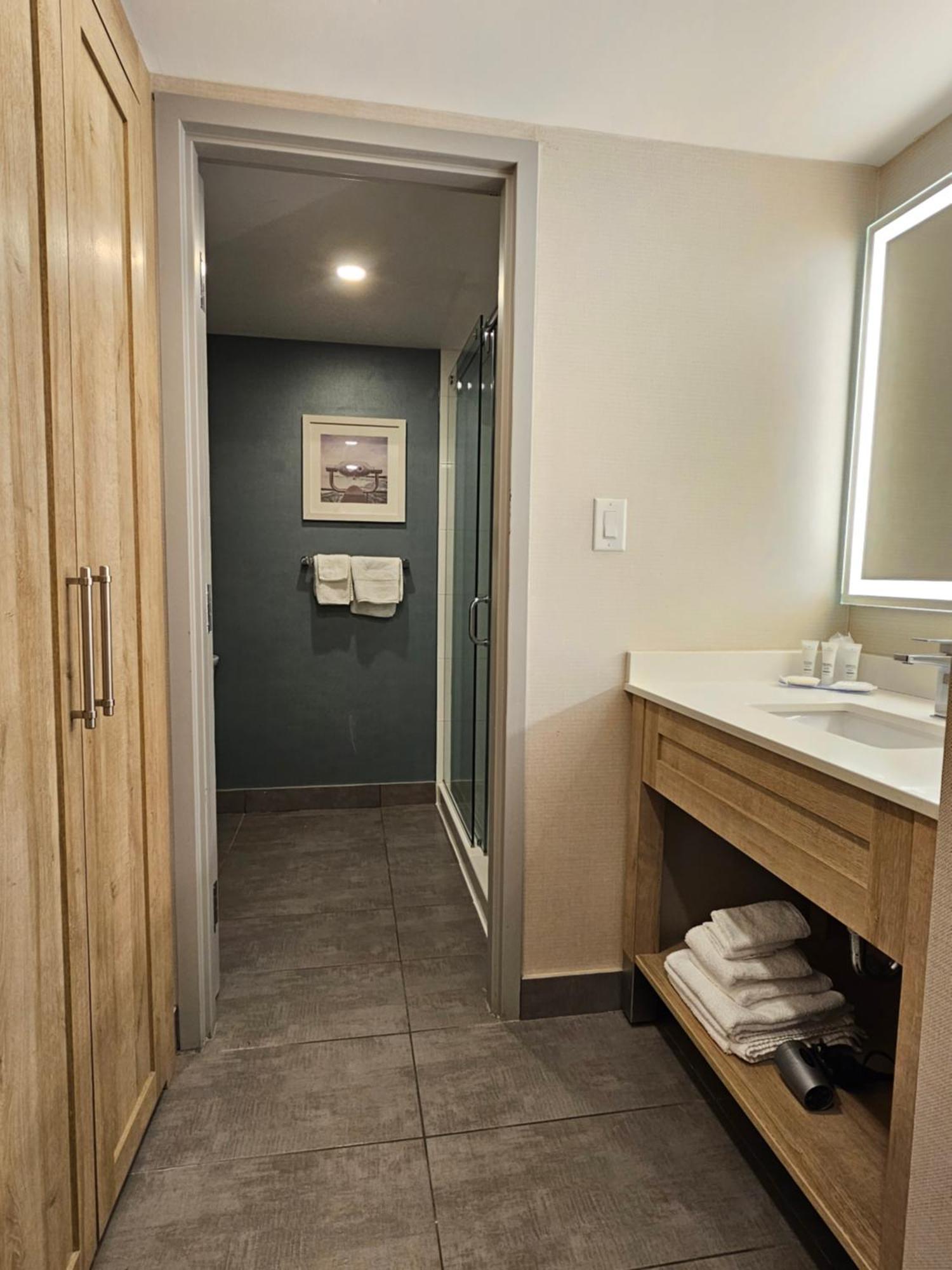 Vittoria Hotel & Suites Ниагара-Фолс Экстерьер фото