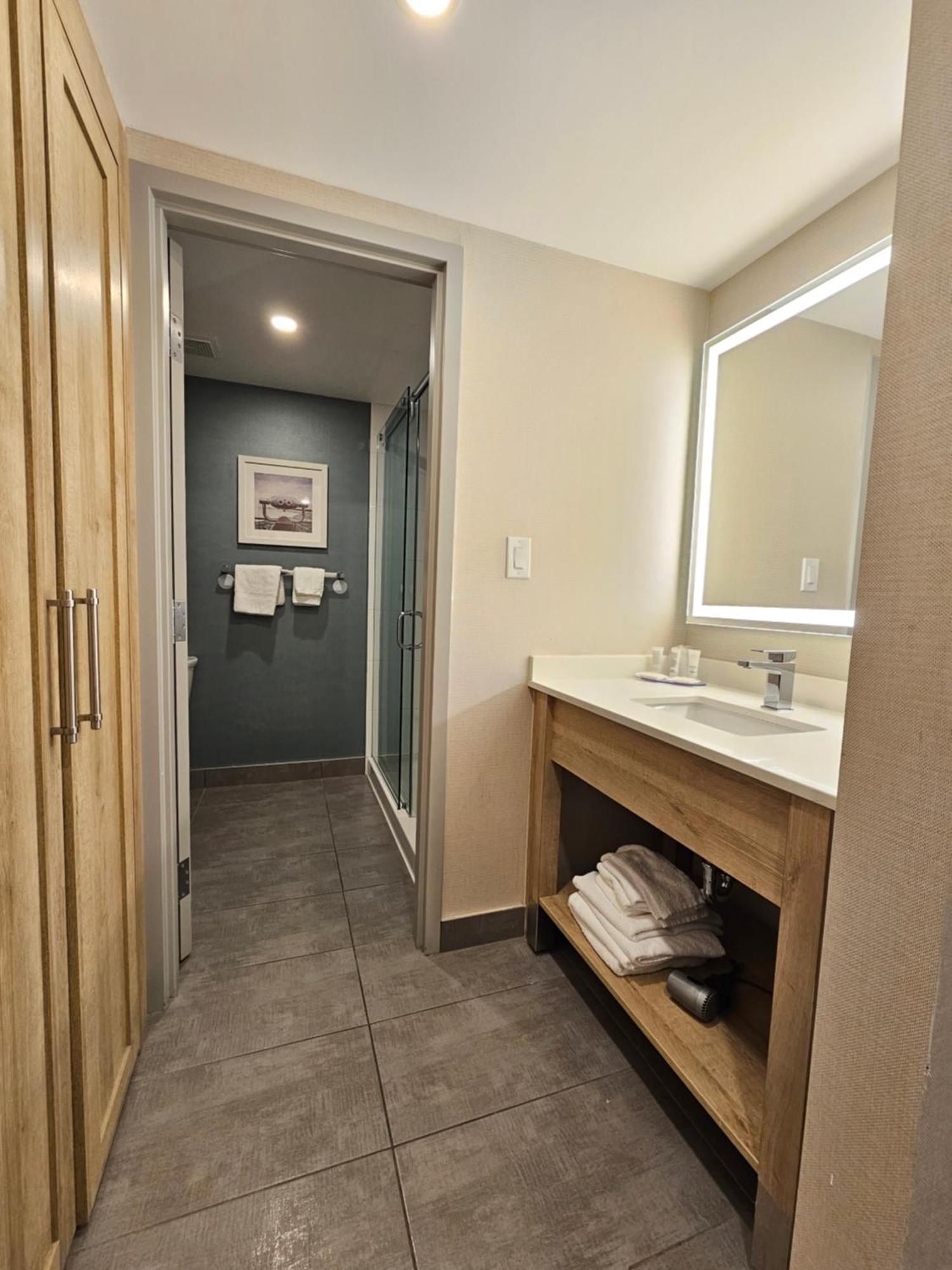 Vittoria Hotel & Suites Ниагара-Фолс Экстерьер фото